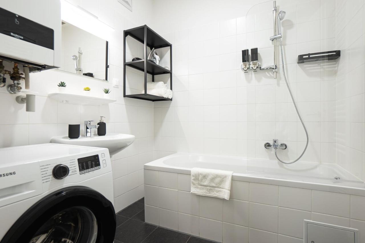 Bright 3-Room Apartment With A King-Size Bed Viyana Dış mekan fotoğraf