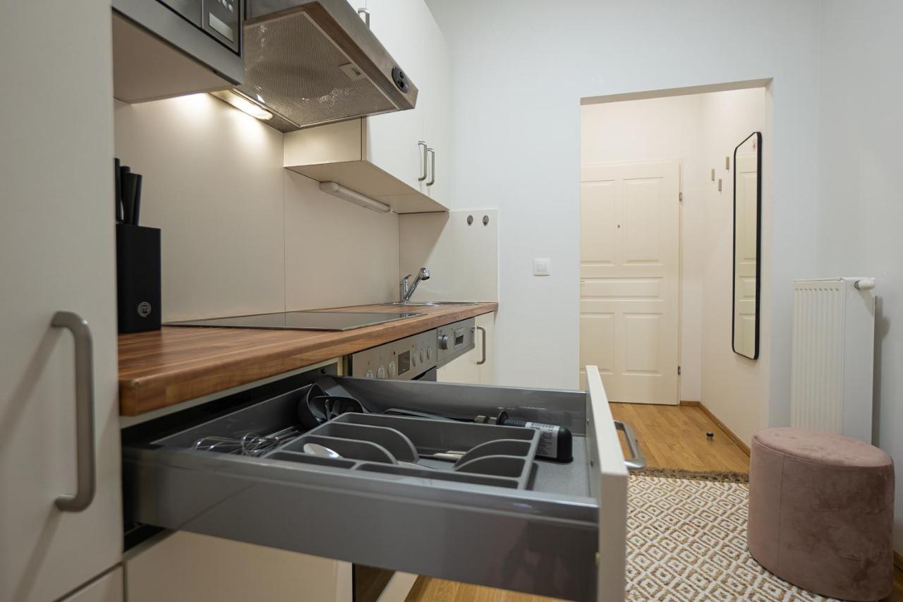 Bright 3-Room Apartment With A King-Size Bed Viyana Dış mekan fotoğraf