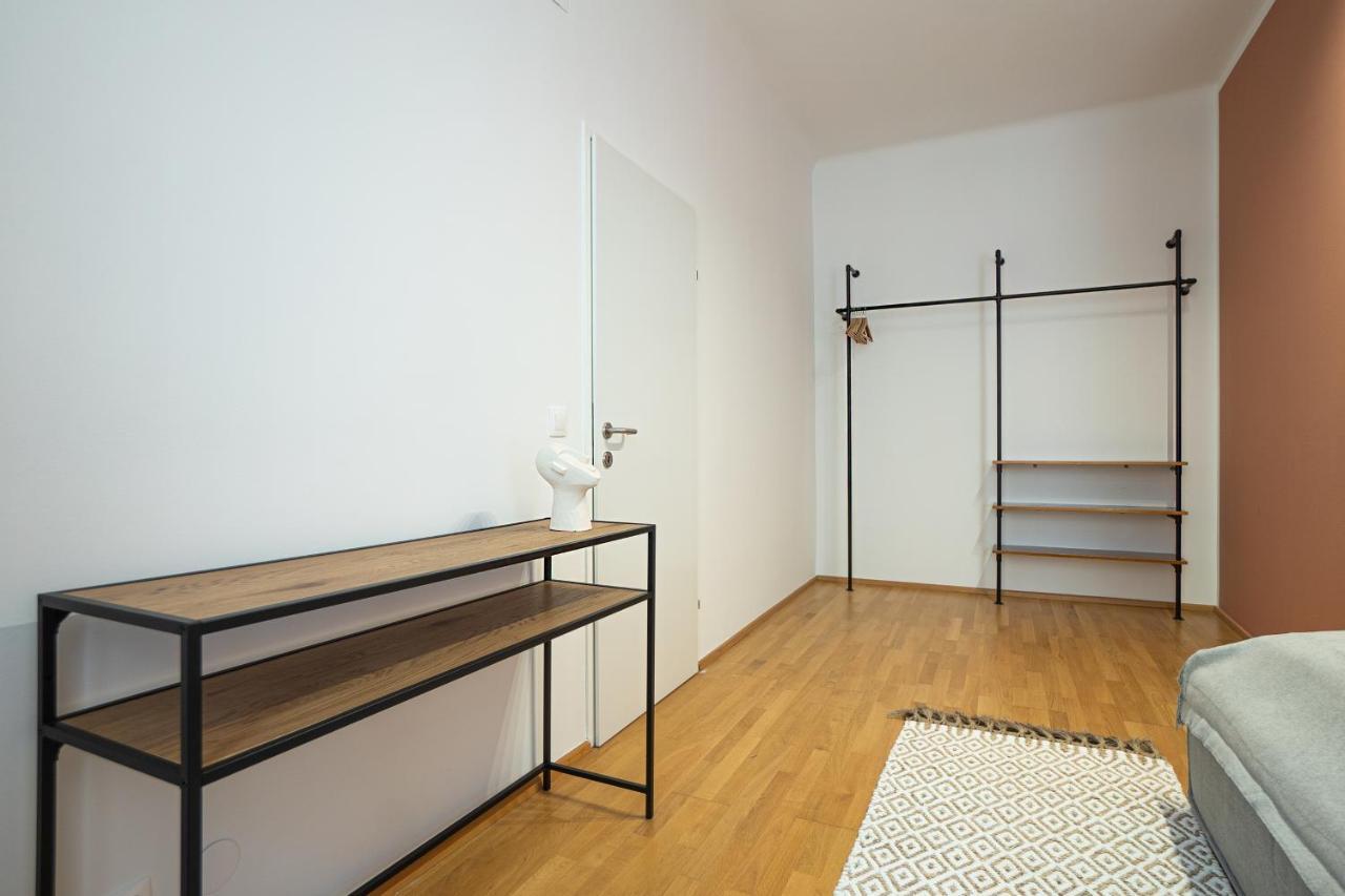 Bright 3-Room Apartment With A King-Size Bed Viyana Dış mekan fotoğraf